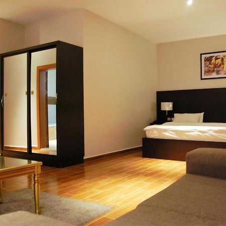 R & K Guest Palace Hotel Kano Luaran gambar