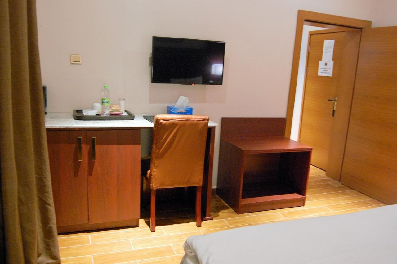R & K Guest Palace Hotel Kano Luaran gambar