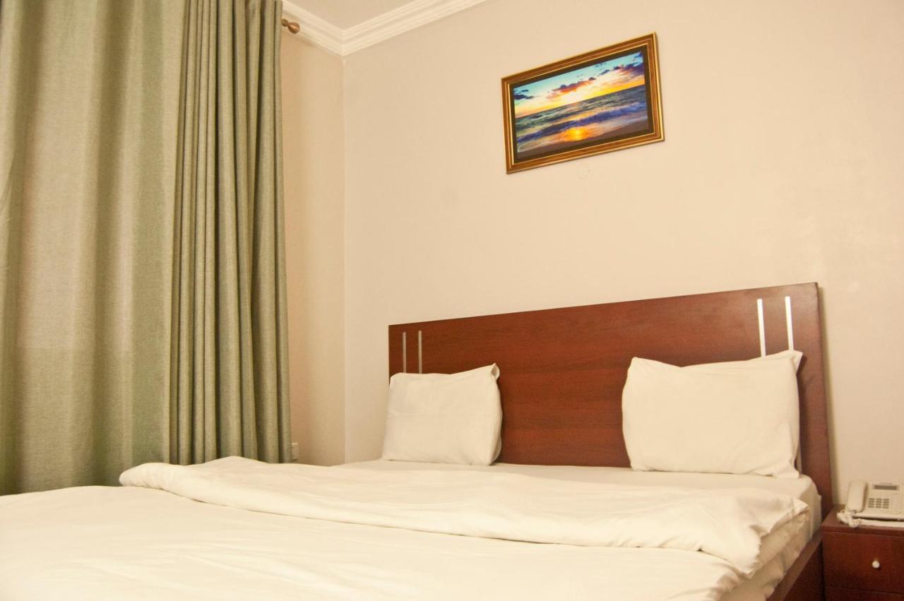 R & K Guest Palace Hotel Kano Luaran gambar